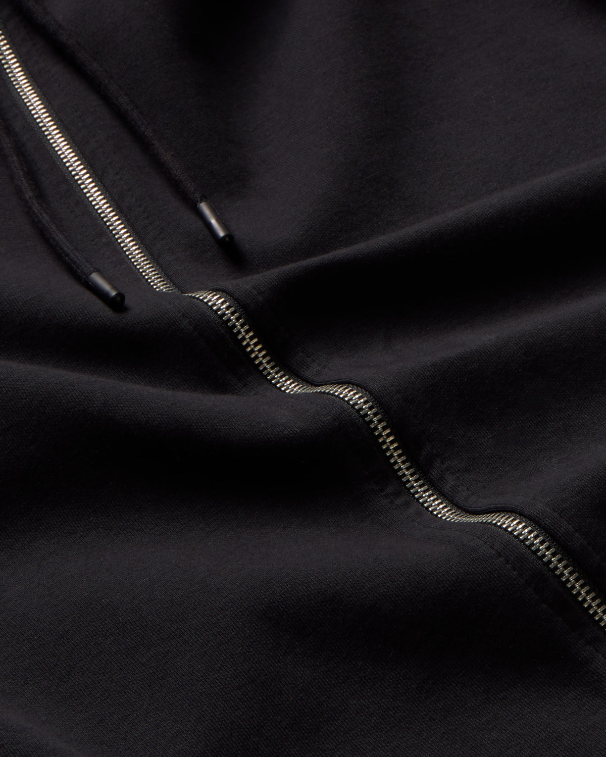 Sudadera capucha negra flower Garfu sostenible - silueta 2