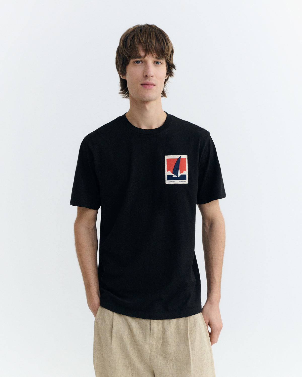 Camiseta negra patched optimist Zach sostenible - 2