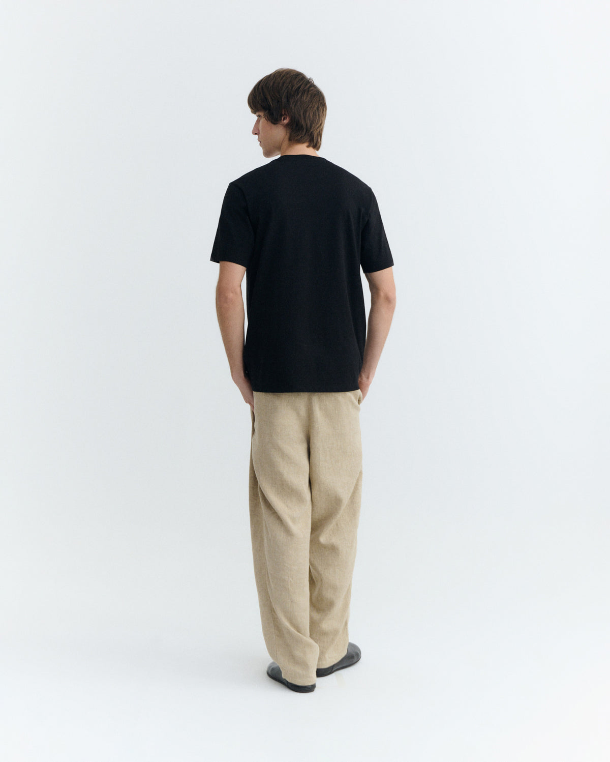 Camiseta negra patched optimist Zach sostenible - 4