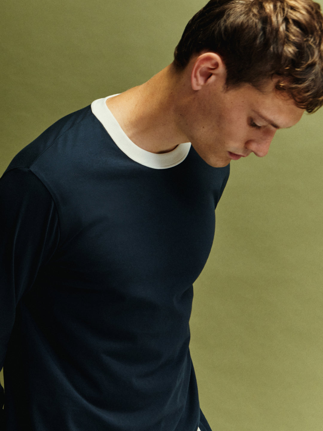 Langärmeliges marineblaues T-Shirt Emilio