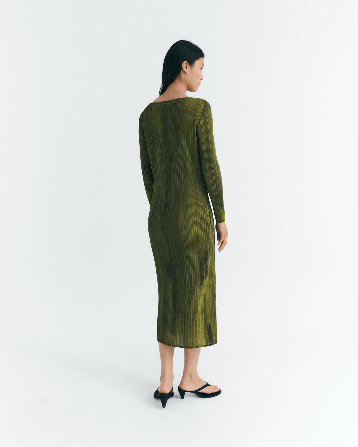 Vestido midi plisado verde Myrtle sostenible - 2