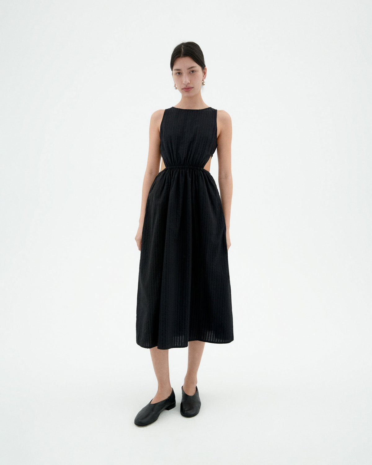Vestido negro seersucker Kin sostenible-1