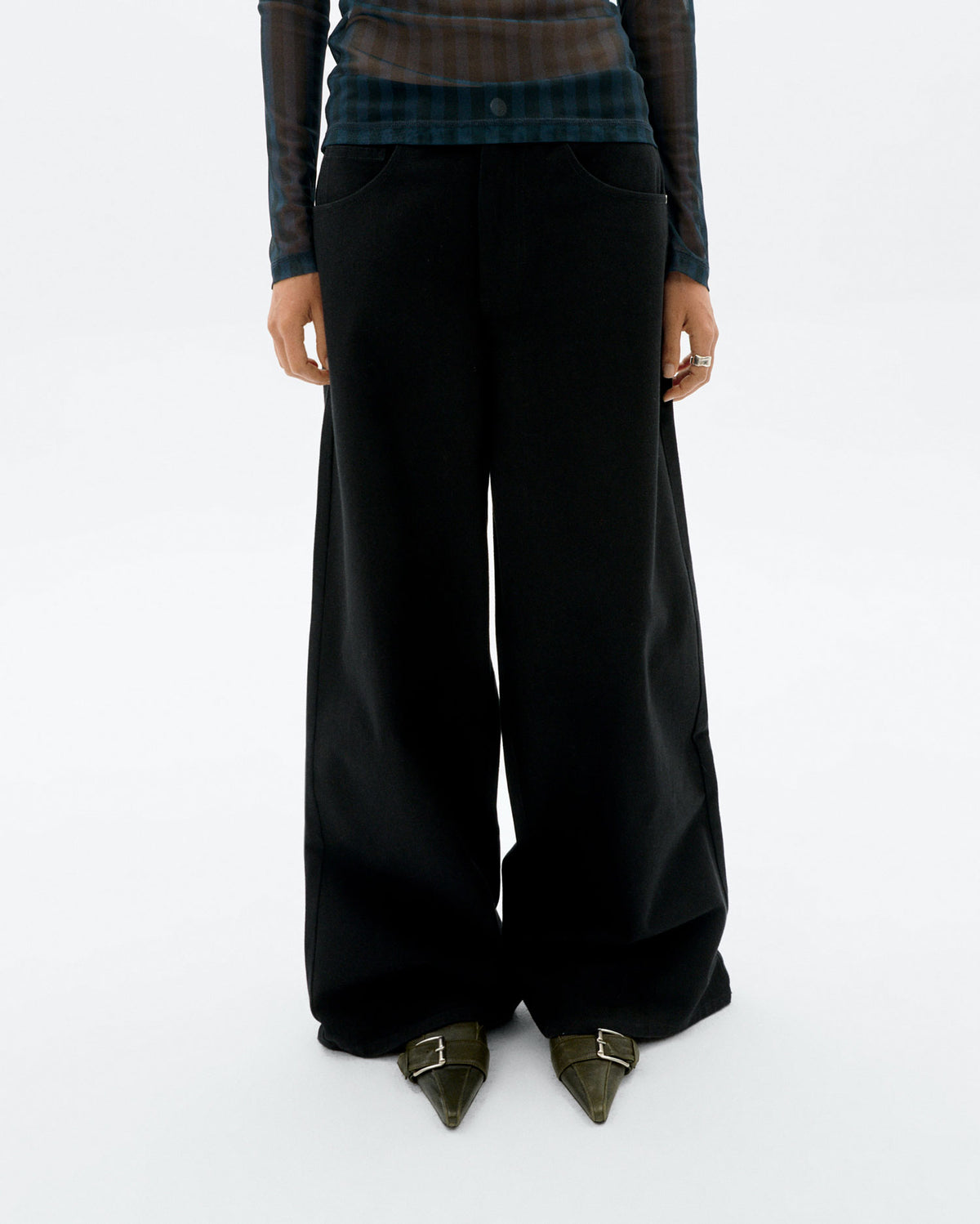 Pantalón wide leg negro Hedda sostenible - 1