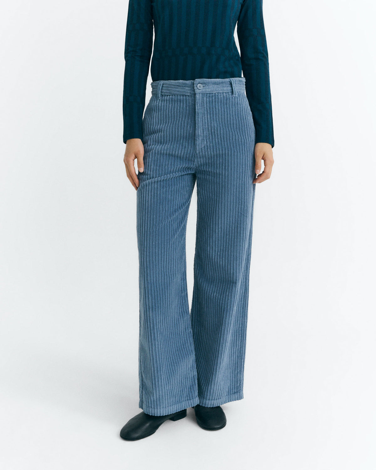 Pantalón tiro alto pana azul Karina sostenible - 1