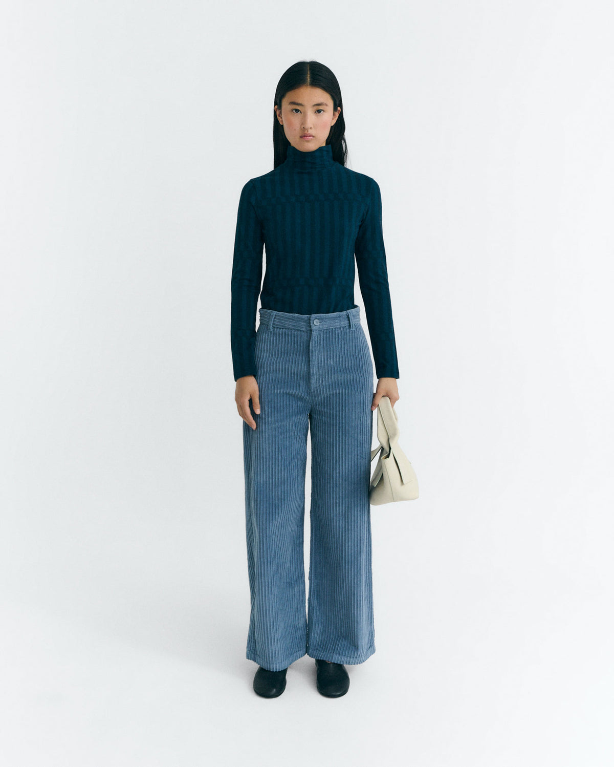 Pantalón tiro alto pana azul Karina sostenible - 2