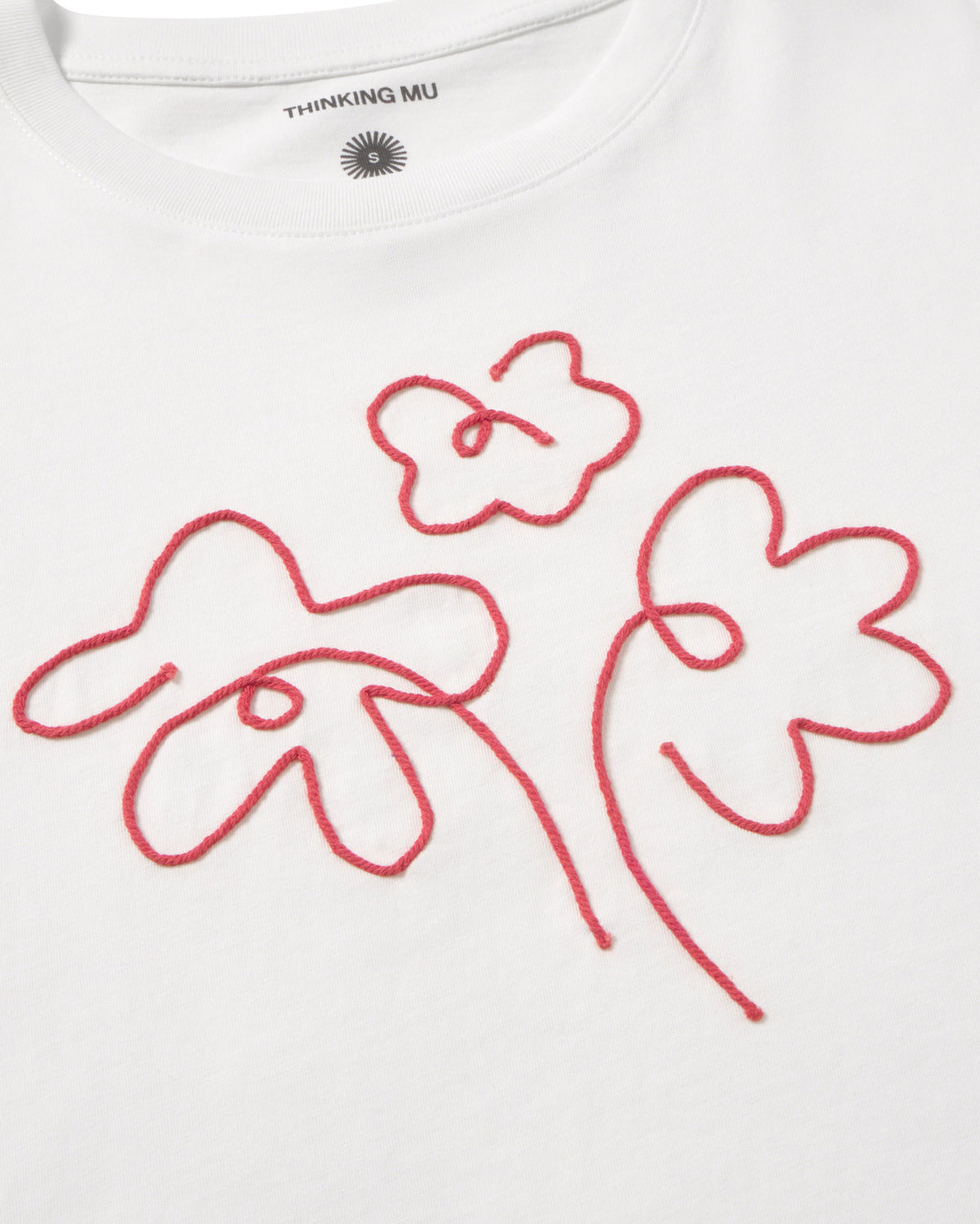Camiseta blanca bordada a mano flower Lucia sostenible silueta - 2
